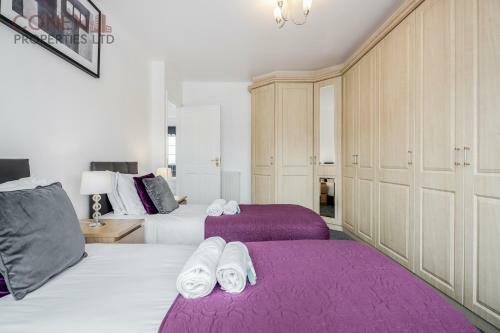 Impeccable 4-bed Apartment In Hornchurch