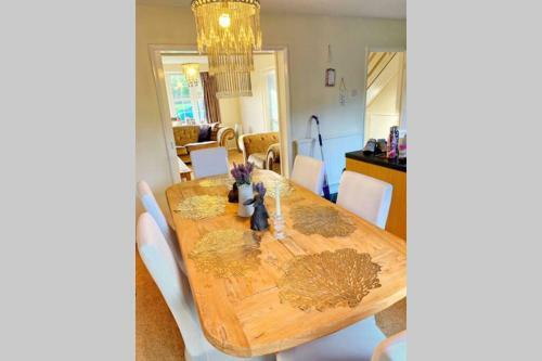 Luxury 3 Bedroom House In Handbridge
