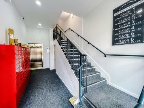?onpoint - Modern 2 Bed Apartment Close To Centre?