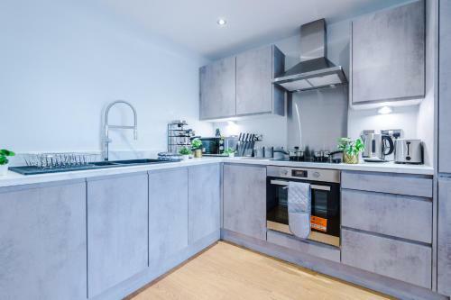 ?onpoint - Modern 2 Bed Apartment Close To Centre?