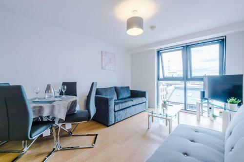 ?onpoint - Modern 2 Bed Apartment Close To Centre?