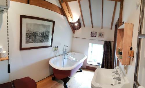 Villa Peaceful Stone Barn Conversion In Somerset