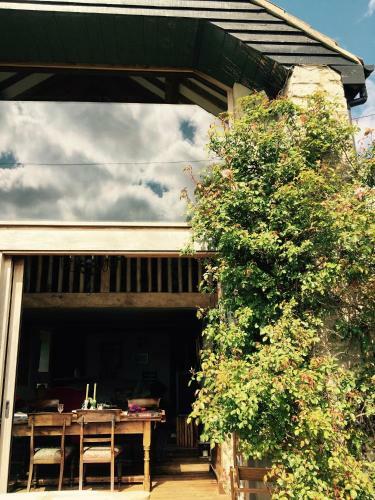 Villa Peaceful Stone Barn Conversion In Somerset