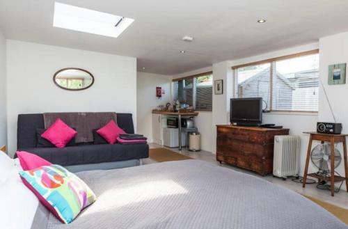 Hostal The Studio B&B Luxury Garden Room