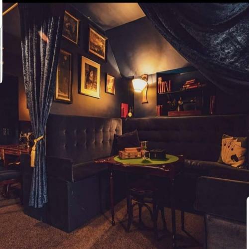 Hostal The Gin Lounge Rooms