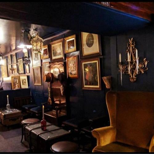 Hostal The Gin Lounge Rooms