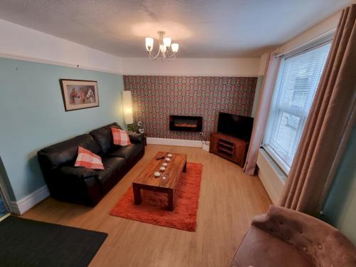 Pass The Keys Charming 2 Bed House Great Location And Dog Friendly