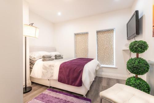 6 Bedroom House - Perfect For Professional Stays