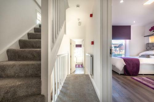 6 Bedroom House - Perfect For Professional Stays
