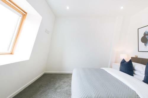 Modern 1br Top Floor Apartment In Ipswich