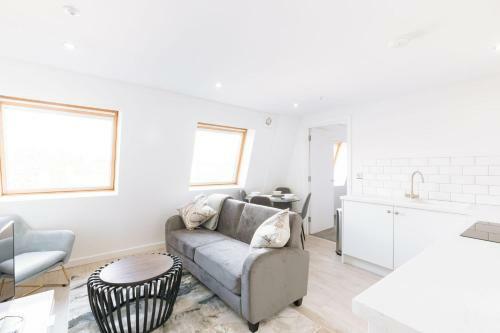 Modern 1br Top Floor Apartment In Ipswich