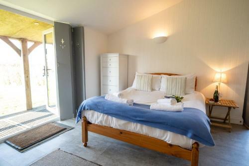 East Green Farm Cottage - Studio Barn