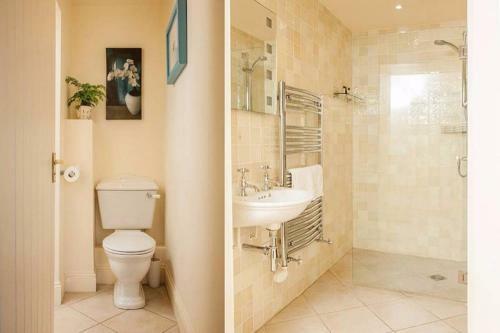 Villa Clover Barn - Luxury Cotswold Home - Sleeps 6 - Dog Friendly