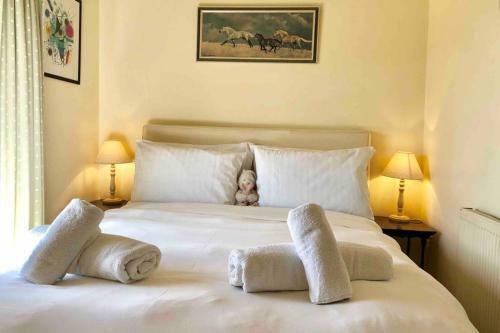 Villa Clover Barn - Luxury Cotswold Home - Sleeps 6 - Dog Friendly
