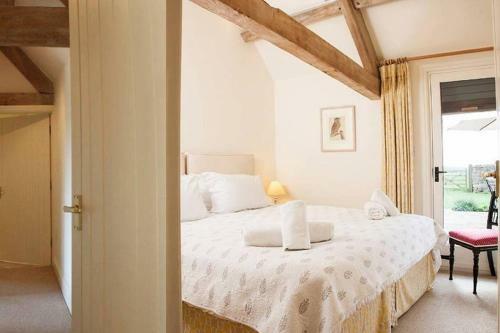 Villa Clover Barn - Luxury Cotswold Home - Sleeps 6 - Dog Friendly