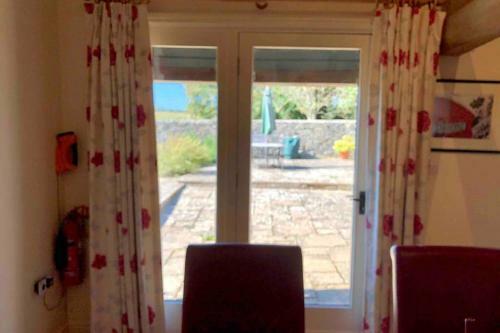Villa Clover Barn - Luxury Cotswold Home - Sleeps 6 - Dog Friendly