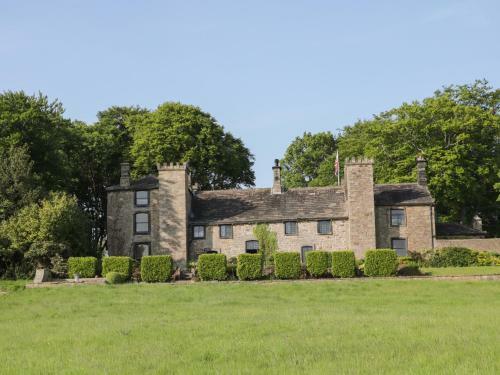 Farnhill Castle
