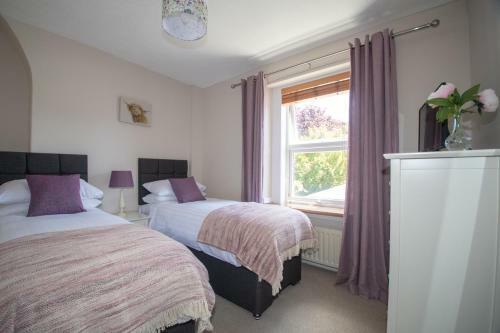 2 Victoria Place