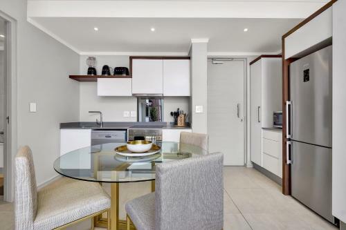Sandton Apartment 15 West Road South