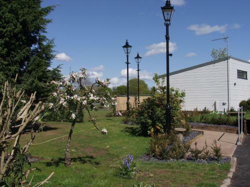 Jackdaws - Stylish Rural Apartment In Central England