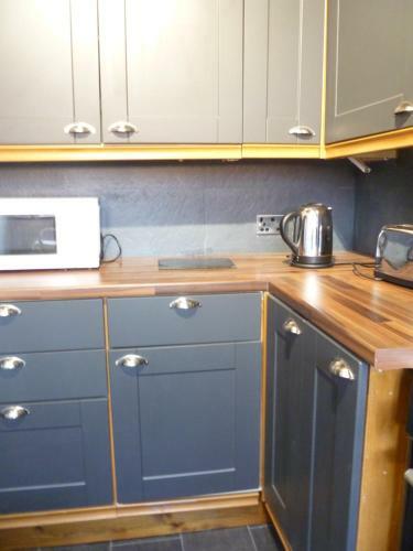 Charming Spacious Apartment, Kidderminster