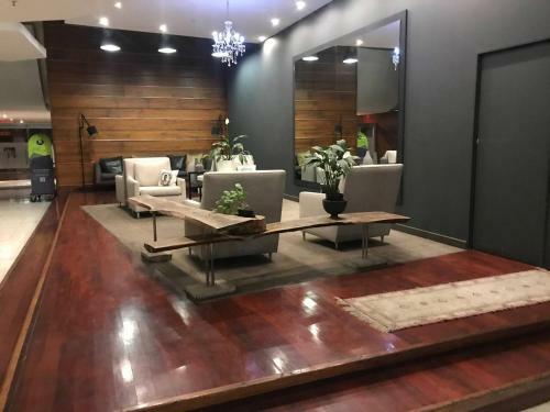 Apartamento 1611: The Franklin Luxury Suites