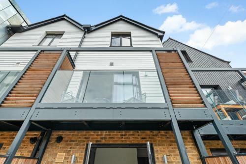 Home With Sea Views Next To The Beach!