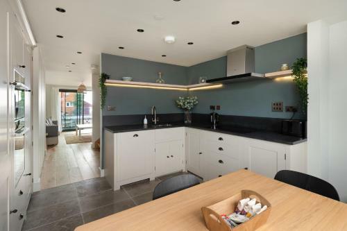 Home With Sea Views Next To The Beach!
