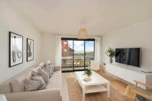 Home With Sea Views Next To The Beach!