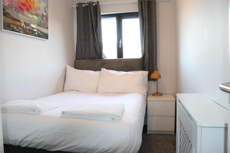 Sterling Apartment, Dartford 5