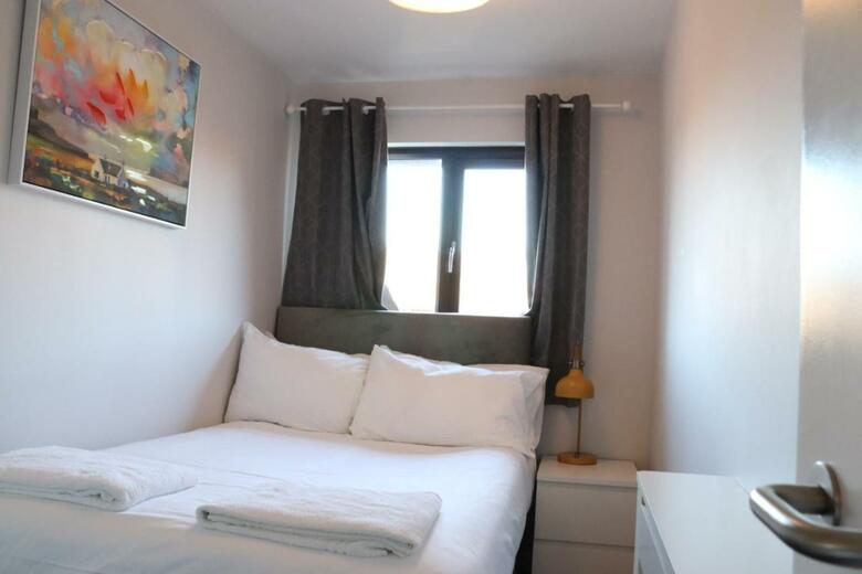 Sterling Apartment, Dartford 5