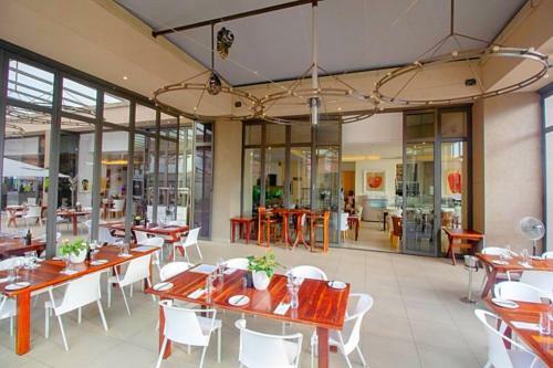 Sandton Luxury Apartment
