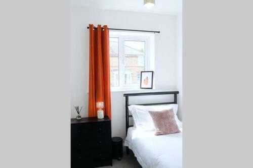 Chic Beach Getaway (sleeps 6) - 4min Walk To Beach