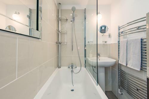 Pier View - Beautiful Sea View Apartment In Deal
