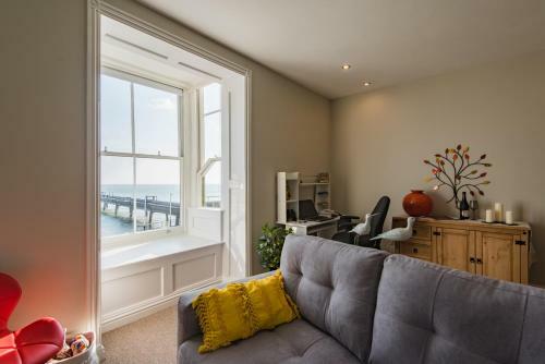 Pier View - Beautiful Sea View Apartment In Deal