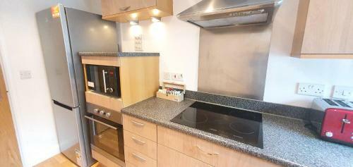 Garland Apartment, Greenhithe 5 - Netflix & Music