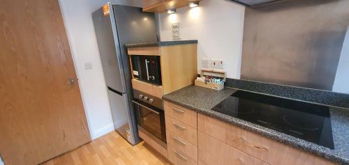 Garland Apartment, Greenhithe 5 - Netflix & Music