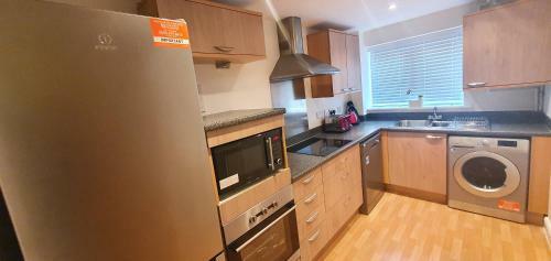 Garland Apartment, Greenhithe 5 - Netflix & Music