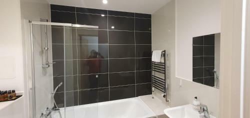 Sterling River View Apartment, Greenhithe 4 With Netflix & Amazon Music