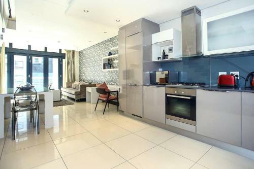 Melrose Arch Luxury Apartment