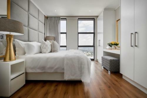 Modern Luxury Fully Furnished Apartment In Sandton