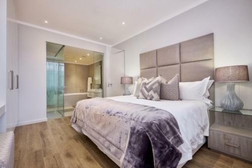 Modern Luxury Fully Furnished Apartment In Sandton