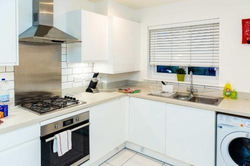 Graceful Home Away Sittingbourne 3bh