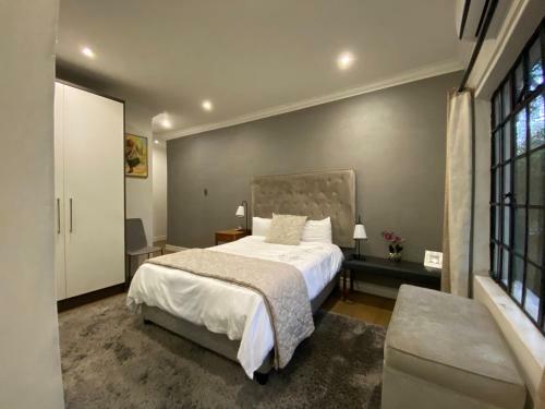 The Orca, Bryanston Entire 4 Bed House