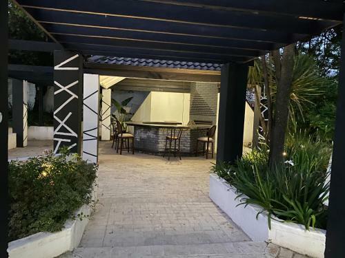 The Orca, Bryanston Entire 4 Bed House