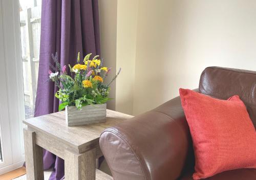 Ashford Holiday Home Sleeps 6