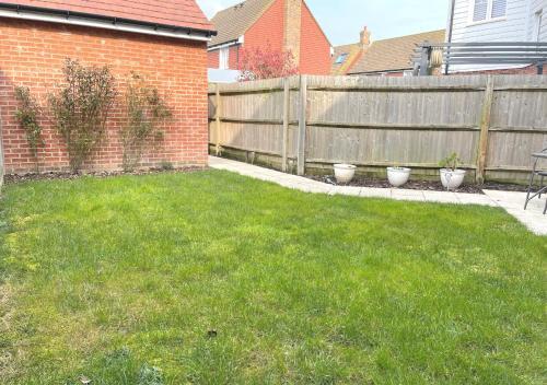 Ashford Holiday Home Sleeps 6