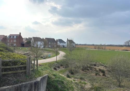 Ashford Holiday Home Sleeps 6