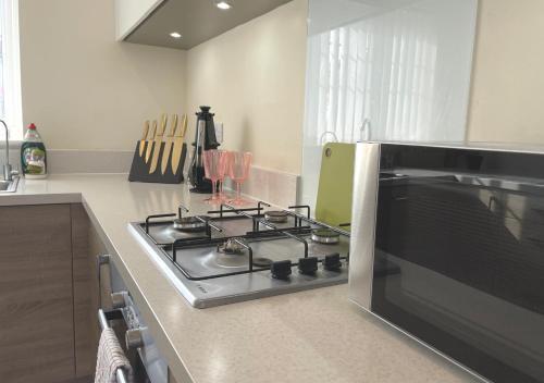 Ashford Holiday Home Sleeps 6