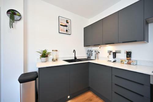 Apartamento Modern & Spacious 2br Apt Seaside Stay